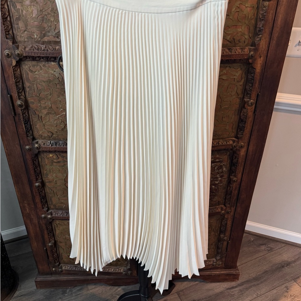 Tory Burch Cream Sunburst Pleated Midi Skirt - Picture 3 of 11